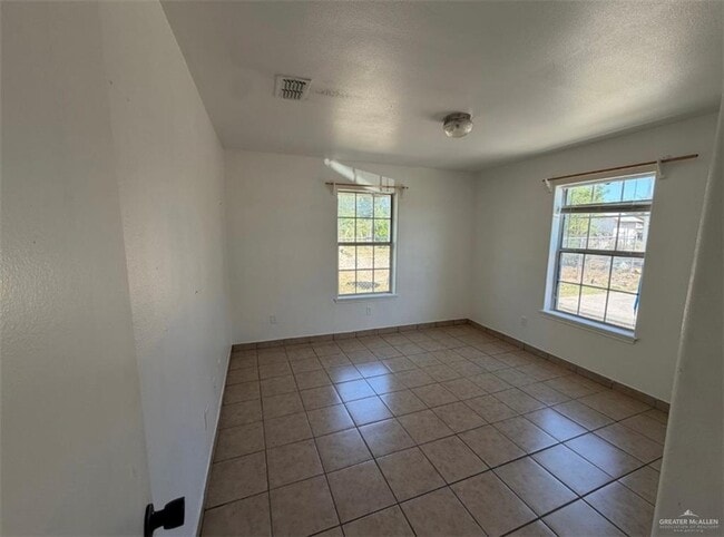 Building Photo - 6 Francisco Ave