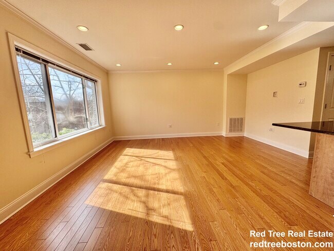 Building Photo - 146 Independence Dr