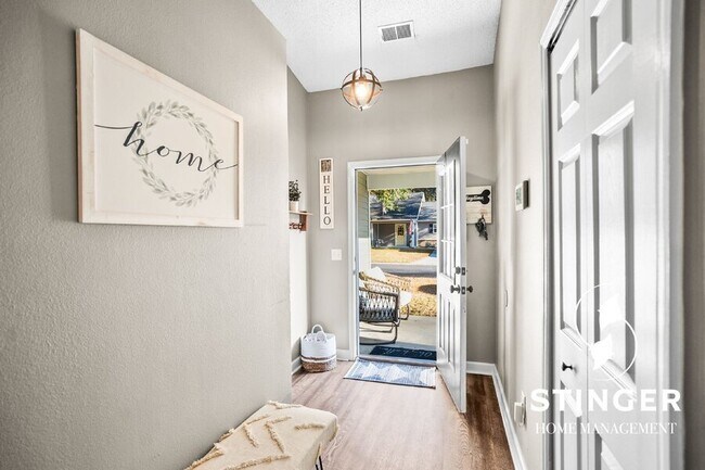 Foto del edificio - 16 Brindlewood Dr