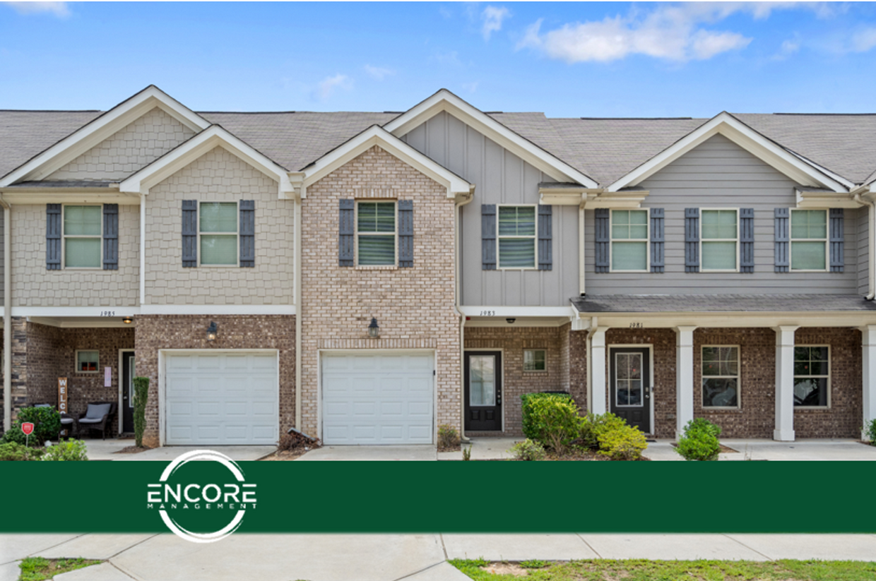 Primary Photo - 3 bed 2.5 bath Townhome in Jonesboro!