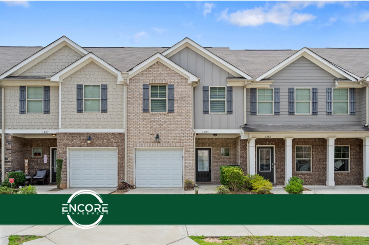 Foto principal - 3 Bedroom Townhome in Jonesboro!