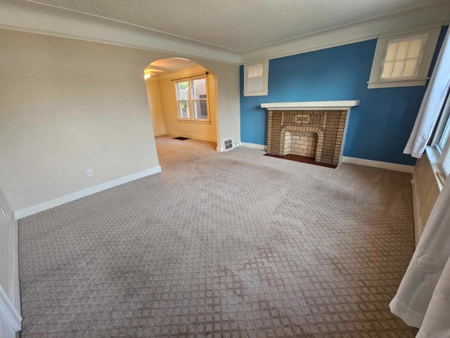 Foto del edificio - 2337 Burnside Ave