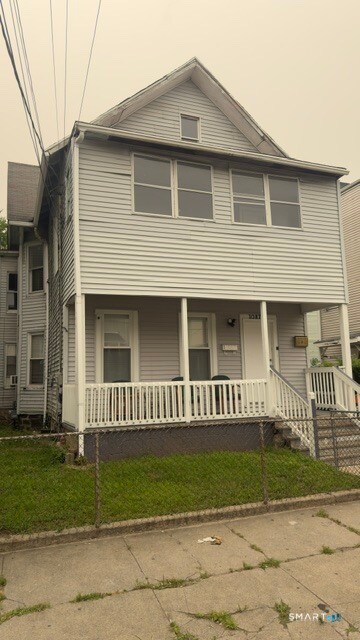 Building Photo - 1087 Kossuth St
