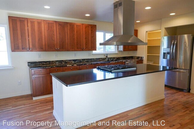 Foto del edificio - 6 br, 4 bath House - 2711 N. 8th Court