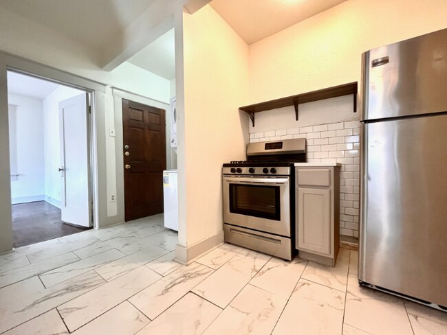 Foto del edificio - 1305 Kings Hwy