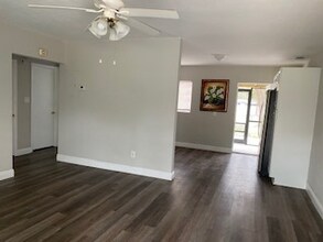 Building Photo - 11115 Hannaway Dr