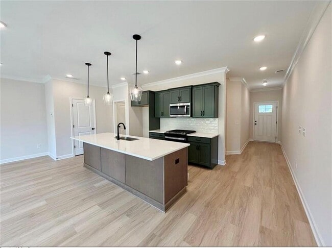 Building Photo - 4635 Moray Dr