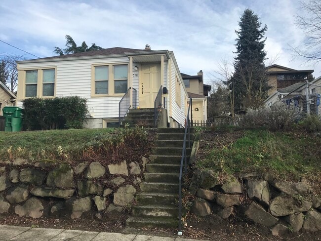Building Photo - 6018 5th Ave NW