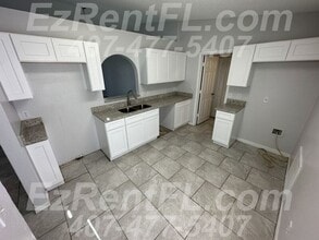 Building Photo - 273 McKay Blvd