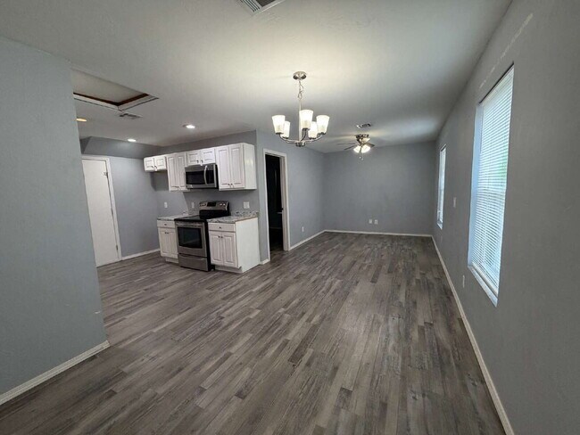 Foto del edificio - 4128 SE 42nd St