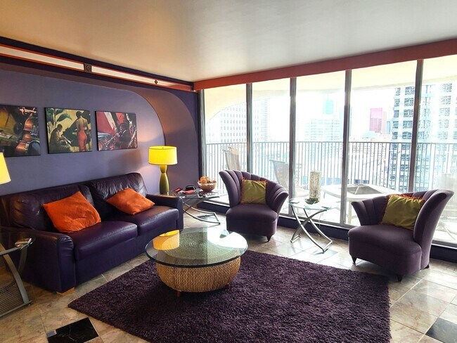 Foto del edificio - 300 N State St