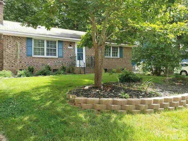 Foto del edificio - 7708 Longstreet Dr