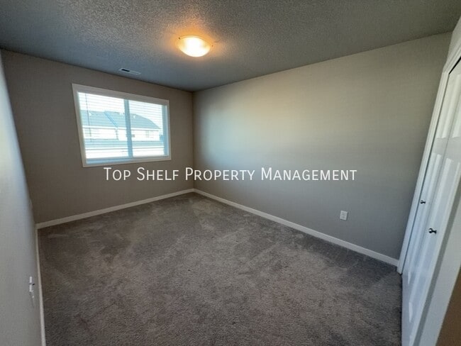 Building Photo - 5711 NE Lowell Ln
