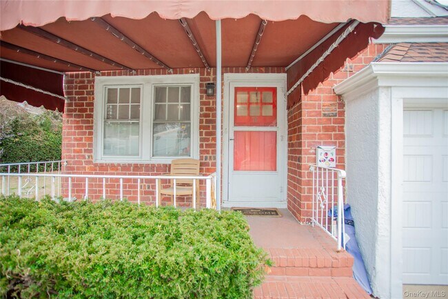 Foto del edificio - 76 Clayton Ave