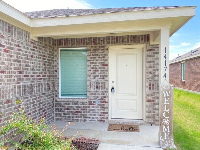 Foto del edificio - 14174 Inglebert St