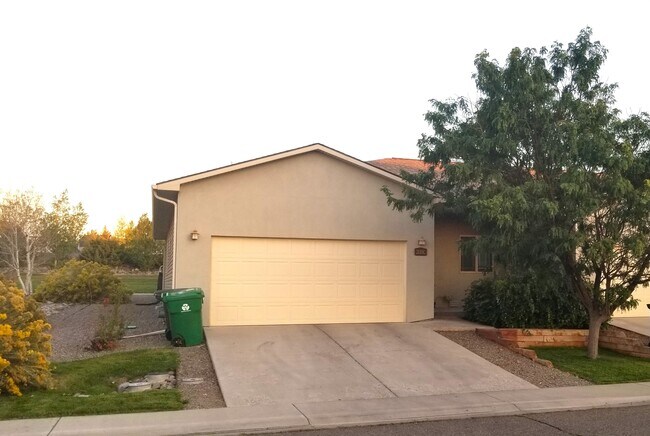 Foto del edificio - 2120 Mead Ln
