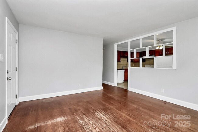 Foto del edificio - 4808 Brooktree Dr