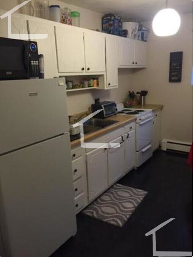 Building Photo - Quiet Affordable 1-bed