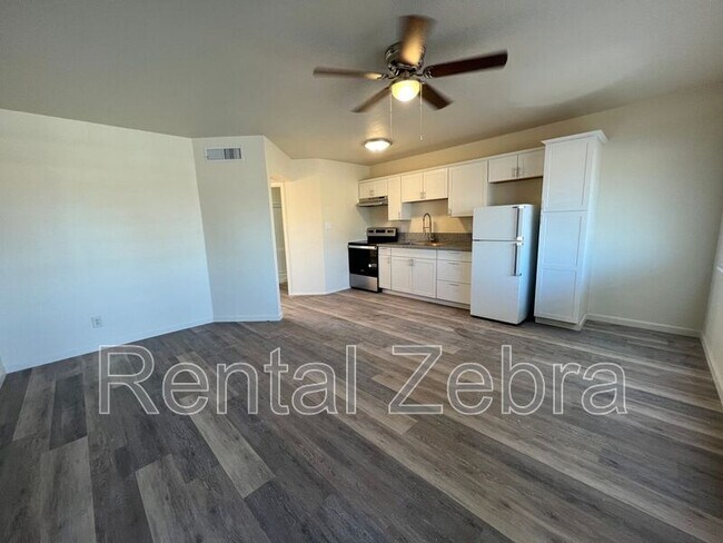 Building Photo - 10 E 18th St