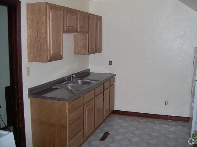 Building Photo - 1219 Conway St
