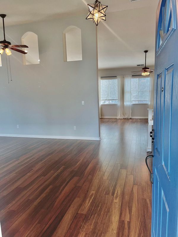Foto del edificio - 4011 Harlington Cir