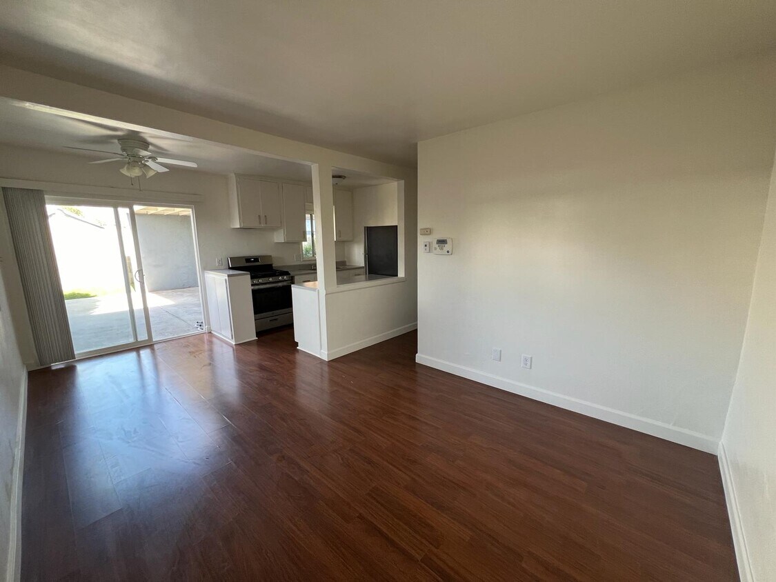 Foto principal - 14423 Burin Ave