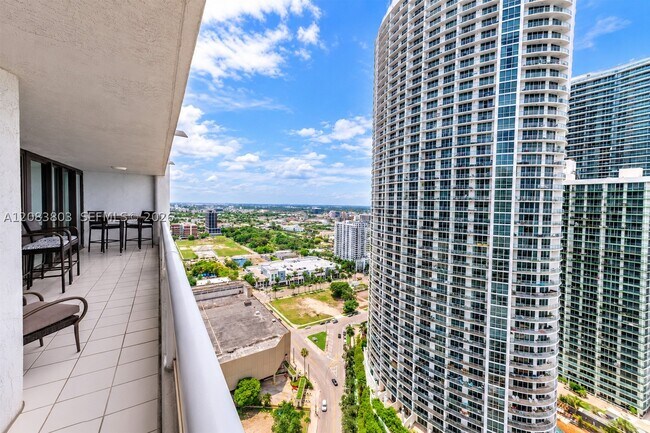 Foto del edificio - 1717 N Bayshore Dr
