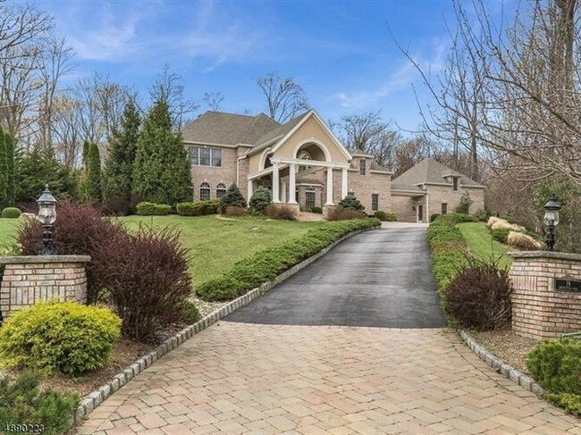 Building Photo - 19 Greenfield Hill