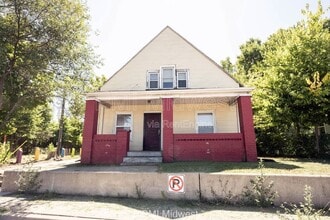 Building Photo - 445 W 29th St