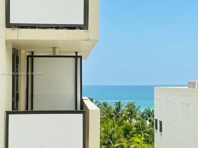 Building Photo - 1621 Collins Ave