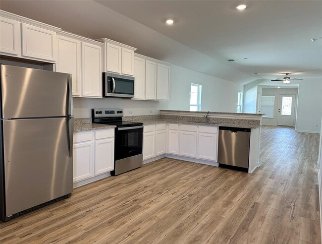 Building Photo - 121 Morrison Dr