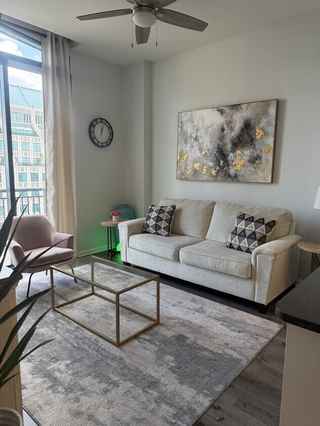 Foto principal - 3040 Peachtree Rd NW