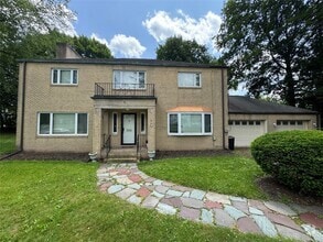 Building Photo - 77 Riverside Dr