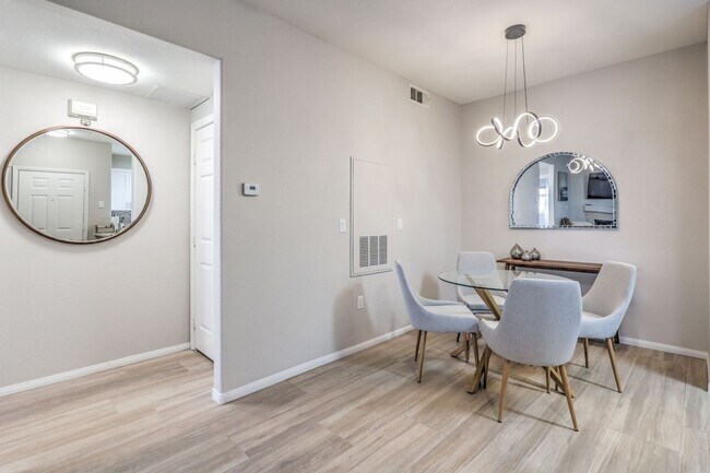 Foto del edificio - fully furnished, 1 bed, 1 bath condo in gated community