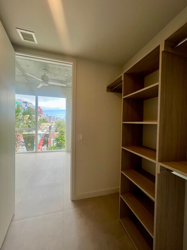 Foto del edificio - 102 NW 30th St