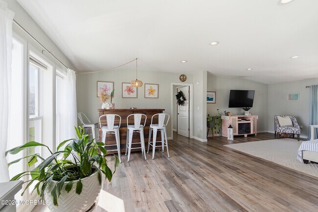 Foto del edificio - 616 Newport Ave