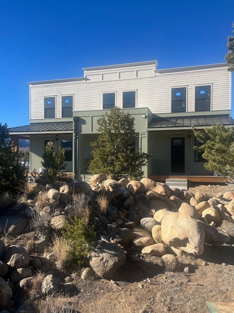 Building Photo - 205 Hallock Ln