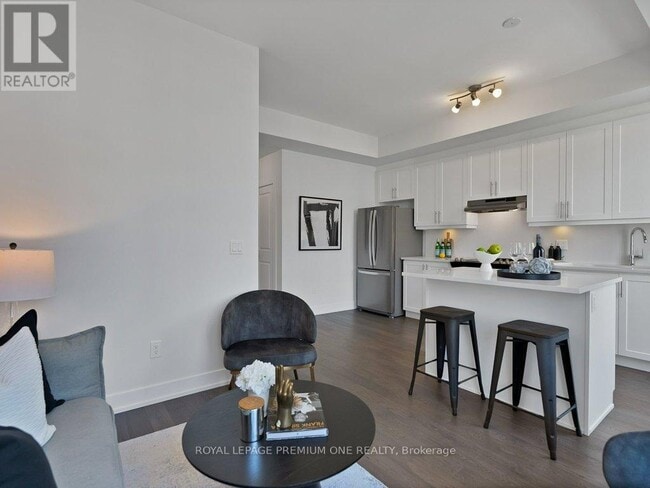 Building Photo - 9560 Islington Ave.