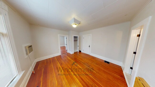 Building Photo - Alder601