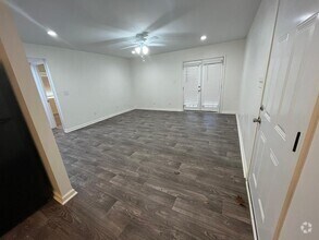Building Photo - 2514 S Seale Rd