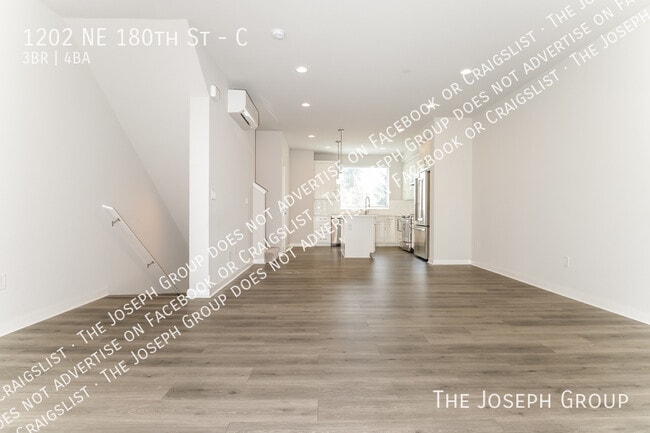 Building Photo - 1202 NE 180th St