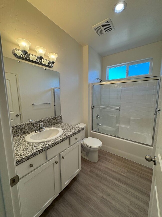 Building Photo - 4214