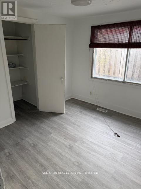 Photo du bâtiment - 207 Bayview Ave
