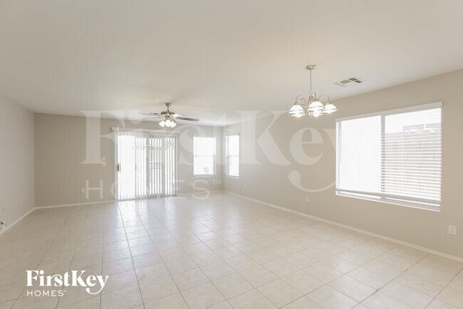 Foto del edificio - 8216 E Osage Ave