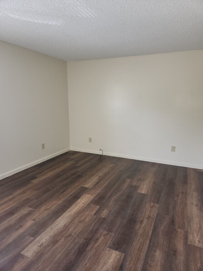 Primary Bedroom - 696 S 72nd Ave