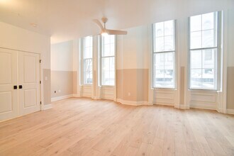 Building Photo - 30 W Broad St