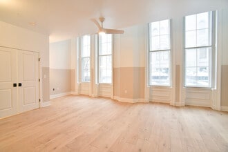 Building Photo - 30 W Broad St