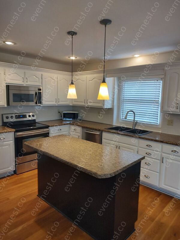Building Photo - 4212 SW Leeward Dr