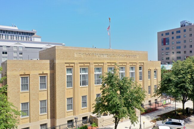 Building Photo - 224 1st Ave SW