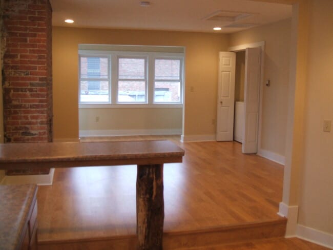 Building Photo - 59 S Gallatin Ave